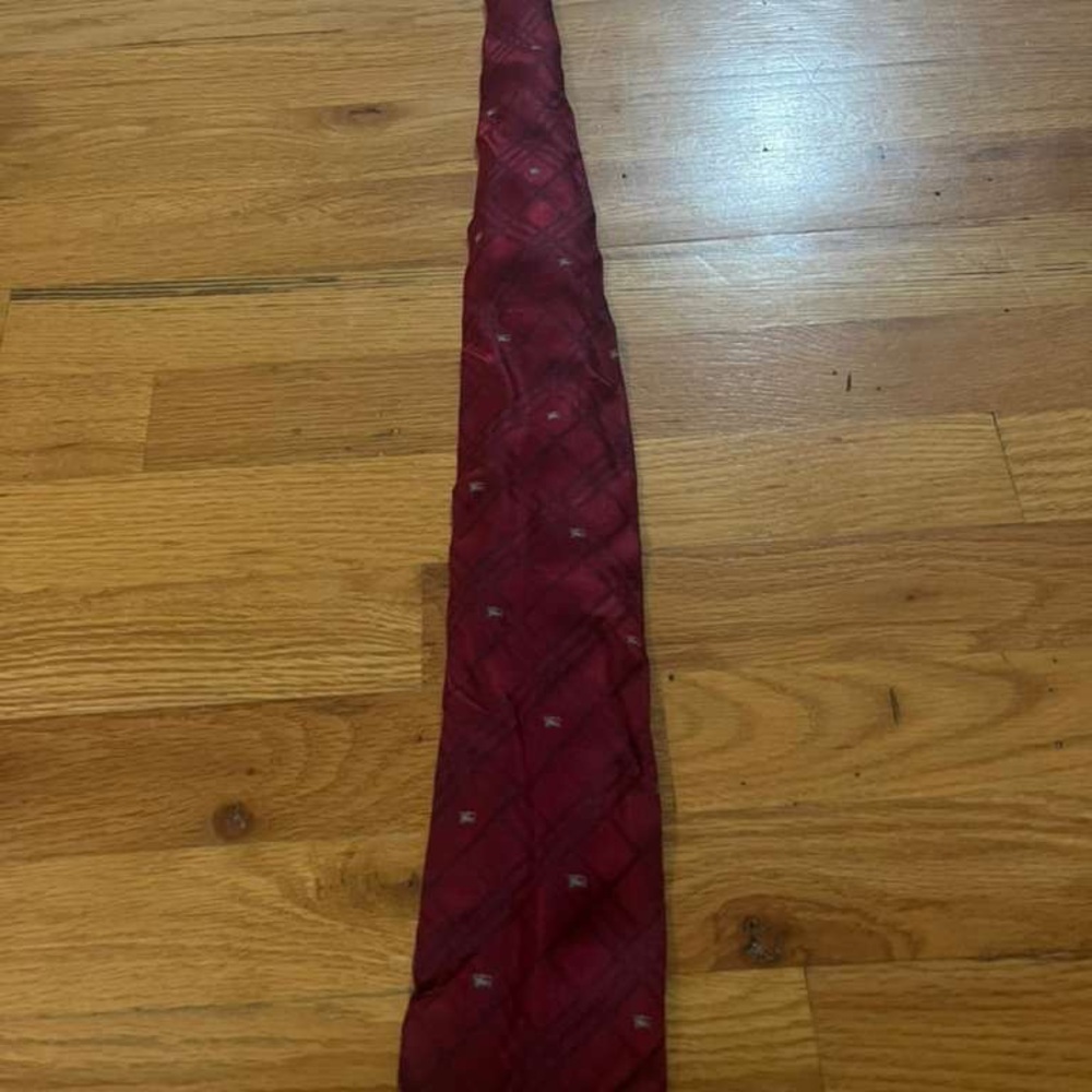 Elegant Red Men's Tie
